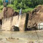 Banjir Sungai Keyang Rusak Jalan dan Dam di Sawoo