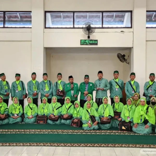 Keberangkatan Jemaah Umrah Sindo Wisata Haji Ulul Azmi
