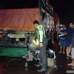 Tabrak Truk Parkir Pemotor Tewas