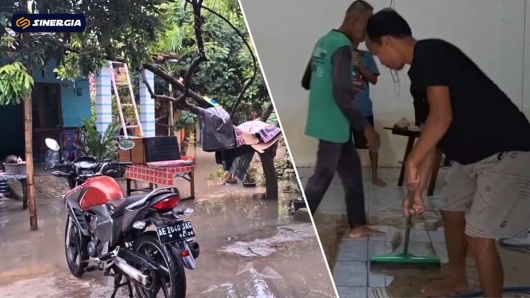 Banjir Surut Warga Bersih-bersih