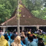 Jelang Ramadhan, Ribuan Peziarah Kunjungi Makam Batoro Katong