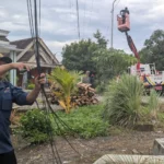 Dinas Perhubungan Kabupaten Madiun Beredel Kabel Fiber Yang Menggantung di APJ