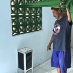 Viral! 2 Remaja di Kota Madiun Kepergok Curi Kotak Amal Mushola Al Munawar