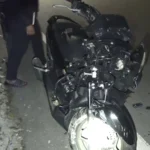 Tabrak Bus Jaya, Pemotor Alami Luka-Luka dan Motor Ringsek