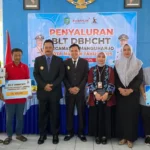 Serahkan BLT ke Warga, Wali Kota Harap Bantuan Bermanfaat Penuhi Kebutuhan Masyarakat