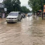 Banjir Genangi Jalan Protokol di Ponorogo, Lalu Lintas Tersendat