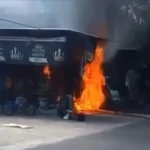 Mobil Pick Up Hangus Terbakar Diduga Terkena Percikan Mesin Gerinda