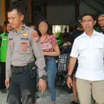 Diduga Orderan Fiktif, Puluhan Ojol Geruduk Sepasang Remaja