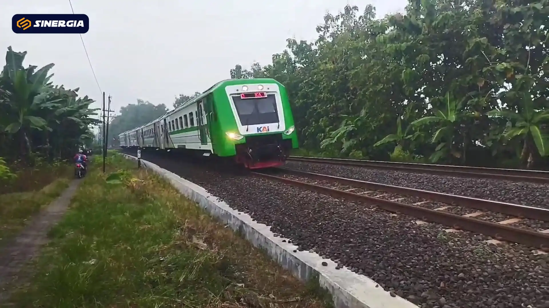 KAI Daop 7 Madiun Imbau Warga Tak Beraktivitas di Jalur Rel Pasca Insiden Tertemper KA