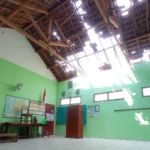 Kelas SDN Bukur 02 Rusak Parah Tertimpa Pohon Tumbang Kegiatan Belajar Mengajar Siswa Kelas VI Dipindah