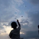 Mengintip Keseruan Para Remaja Bermain Layangan Aduan di Ponorogo