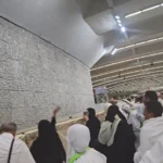 Perjalanan Jemaah Sindo Wisata Lempar Jumrah Sebagai Simbol Pembersihan Diri