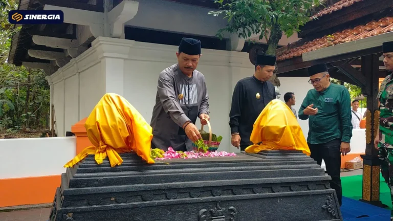 ZIARAH MAKAM