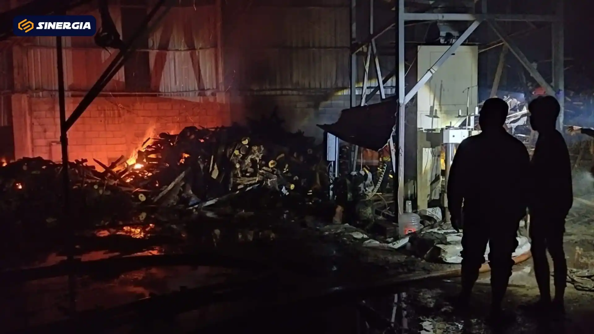 Kebakaran Pabrik Pupuk Organik di Ngawi, Api Diduga dari Sisa Bara Pembakaran