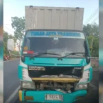 Kecelakaan Seorang Lansia Tabrakan dengan Truk Box di Jalan Raya Ngawi–Caruban