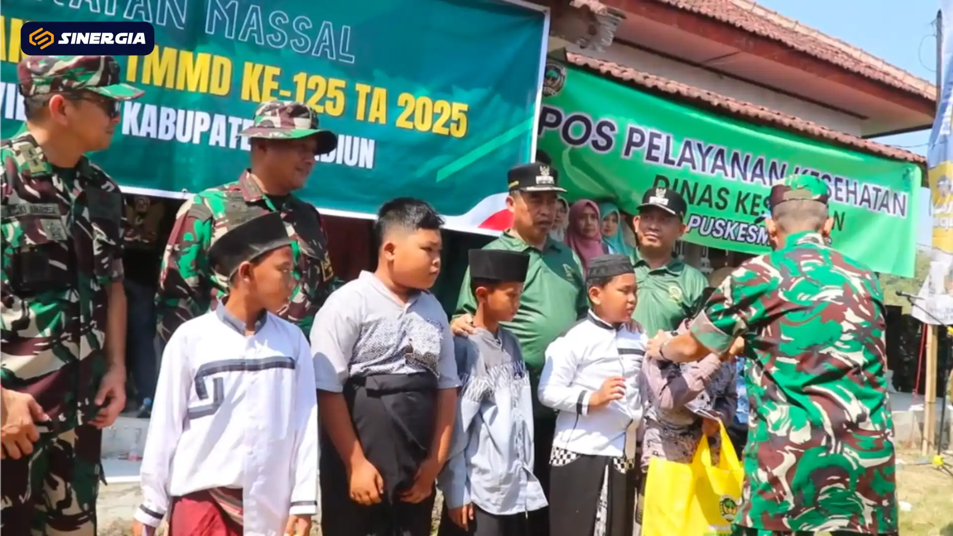Pemkab Madiun Dekatkan Layanan Kesehatan Gratis Bagi Warga Saat Gelaran BST dan TMMD