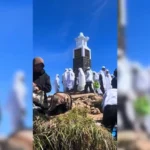 Ternyata Ini Yang Viral Ritual Putih-Putih di Puncak Gunung Lawu