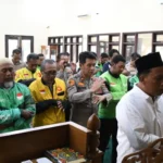Polres Madiun Kota dan Komunitas Ojol Gelar Salat Gaib untuk Alm. Affan Kurniawan
