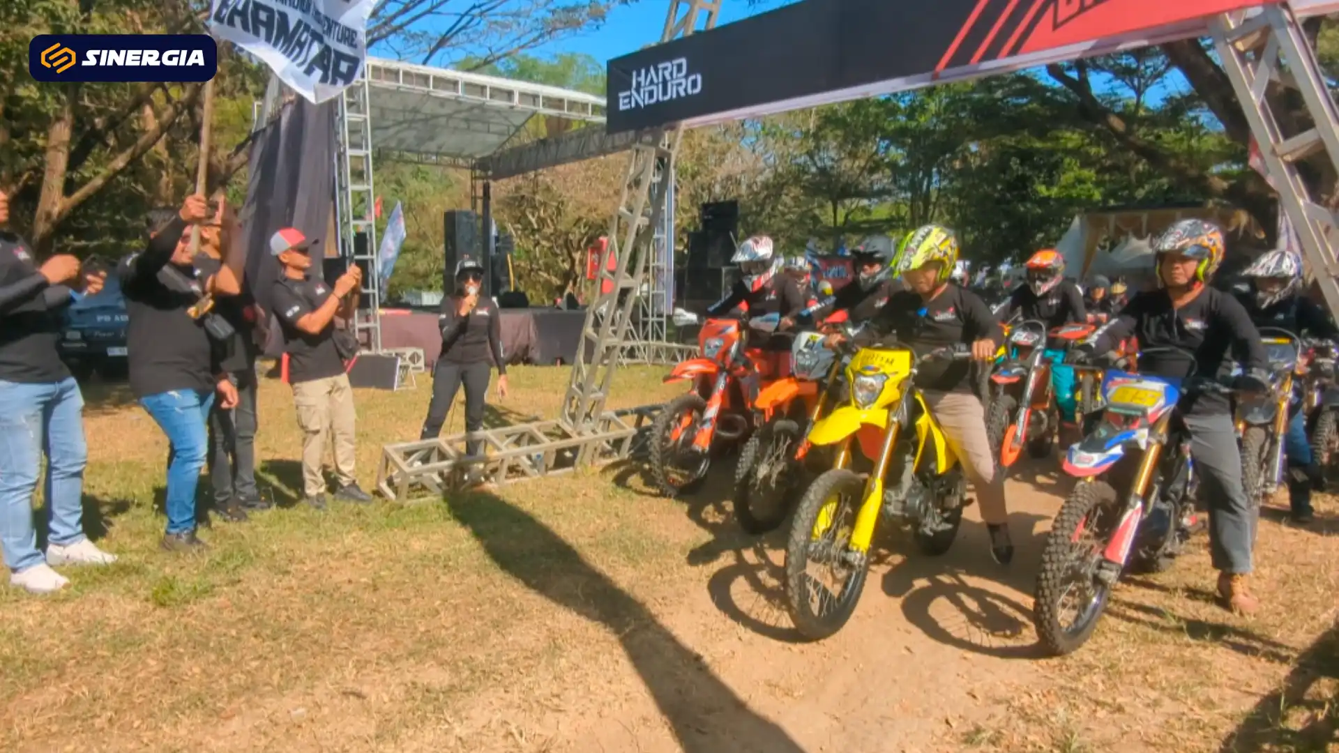 Ratusan Crosser Ramaikan Bhamatra Hard Enduro di Lereng Gunung Wilis
