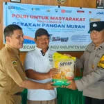Warga Antusias Serbu Program Pangan Murah Polsek Wungu