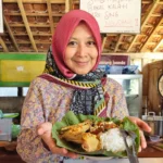 Yuks Jangan Lewatkan Menikmati Perpaduan Unik Pecel Ayam Lodho