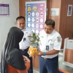 Hari Ozon Sedunia, KAI Daop 7 Madiun Bagi Bibit Pohon Buah dan Tanaman Hias