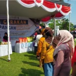 Antusias Warga Serbu Gerakan Pasar Murah di Bakorwil Madiun