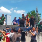Aksi Heroik Anggota Koramil Manguharjo Selamatkan Pemuda Depresi di Rel Kereta