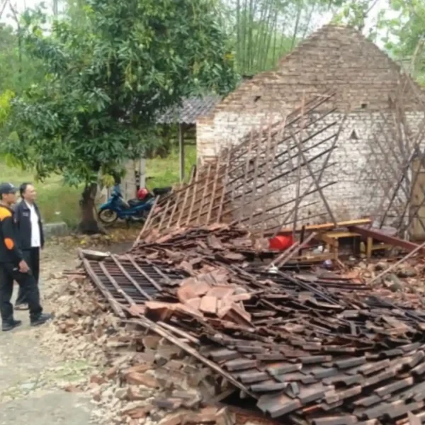 Rumah Warga di Ngariboyo Magetab Roboh Diterpa Hujan dan Angin