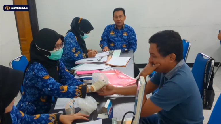 299 CALON JAMAAH HAJI CEK PEMERIKSAAN DI PUSKESMAS