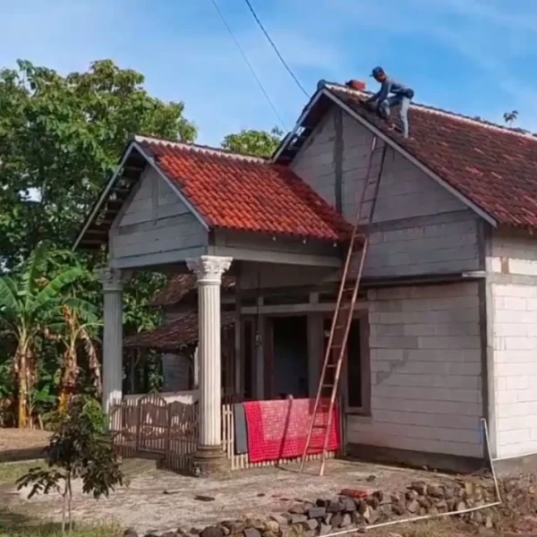 Angin Kencang Terjang Dua Desa di Madiun, Puluhan Rumah Warga Rusak