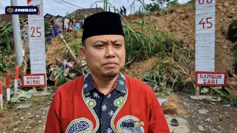 DPRD PO TINJAU LONGSOR