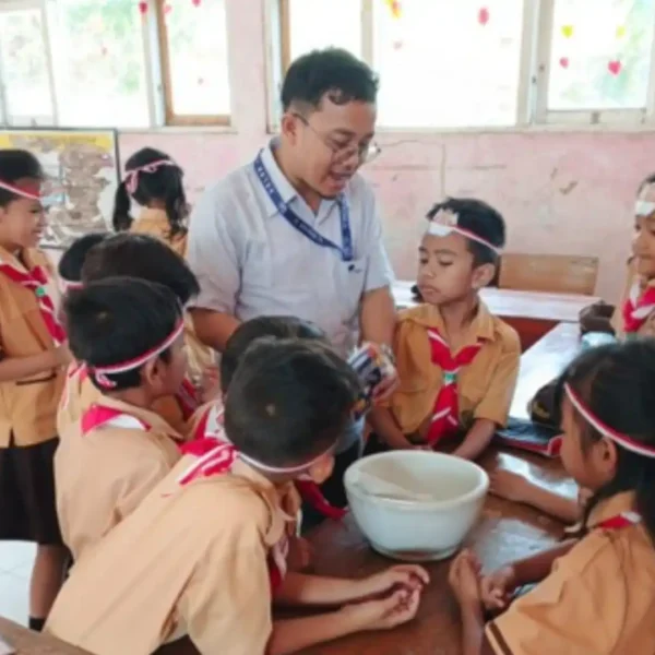 Kelas Inspirasi 11, Saat Anak-Anak SD di Gemarang Belajar Langsung dari Para Profesional