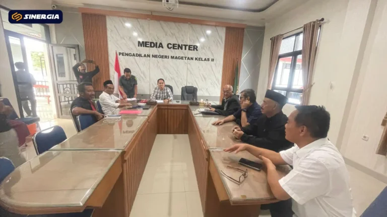 MGT KETUA DPR MANGKIR