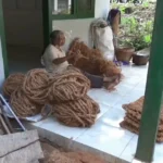Wagiyem, Nenek 66 Tahun Asal Magetan yang Bertahan dengan Keset Sabut Kelapa