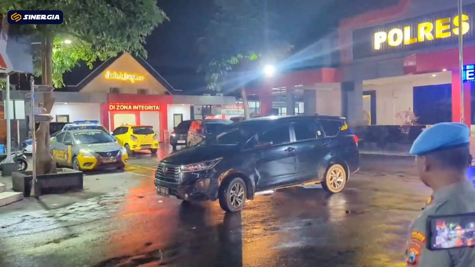 Usai Diperiksa Berjam-jam, Bupati Ponorogo Bakal Dibawa Ke Jakarta