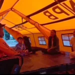 Diguyur Hujan Terus Menerus, Warga Terdampak Tanah Retak di Madiun Pilih Mengungsi ke Tenda Darurat 