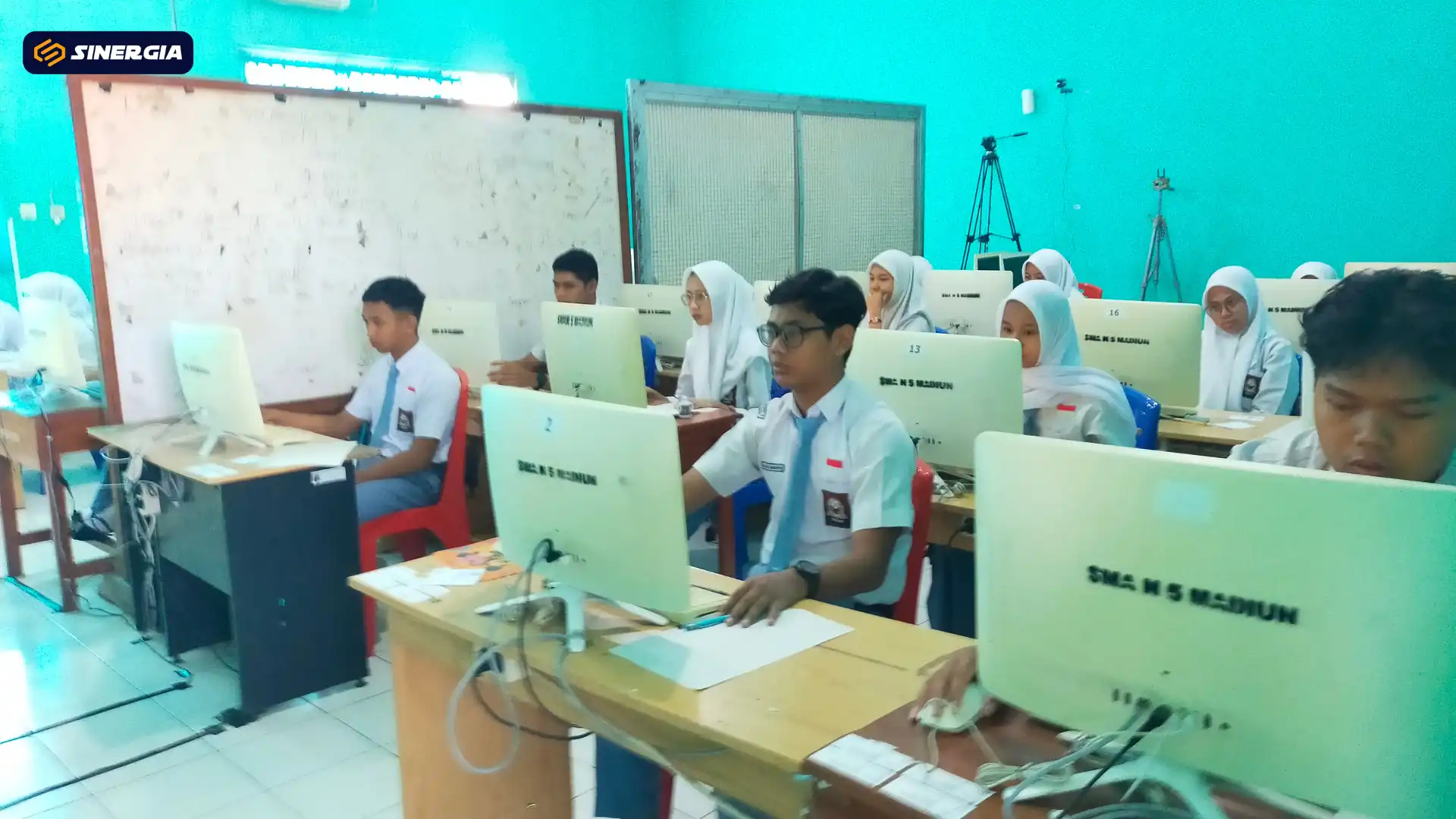 Hari Pertama TKA di SMAN 5 Kota Madiun Berjalan Lancar, 346 Siswa Ikuti Ujian Serentak Nasional