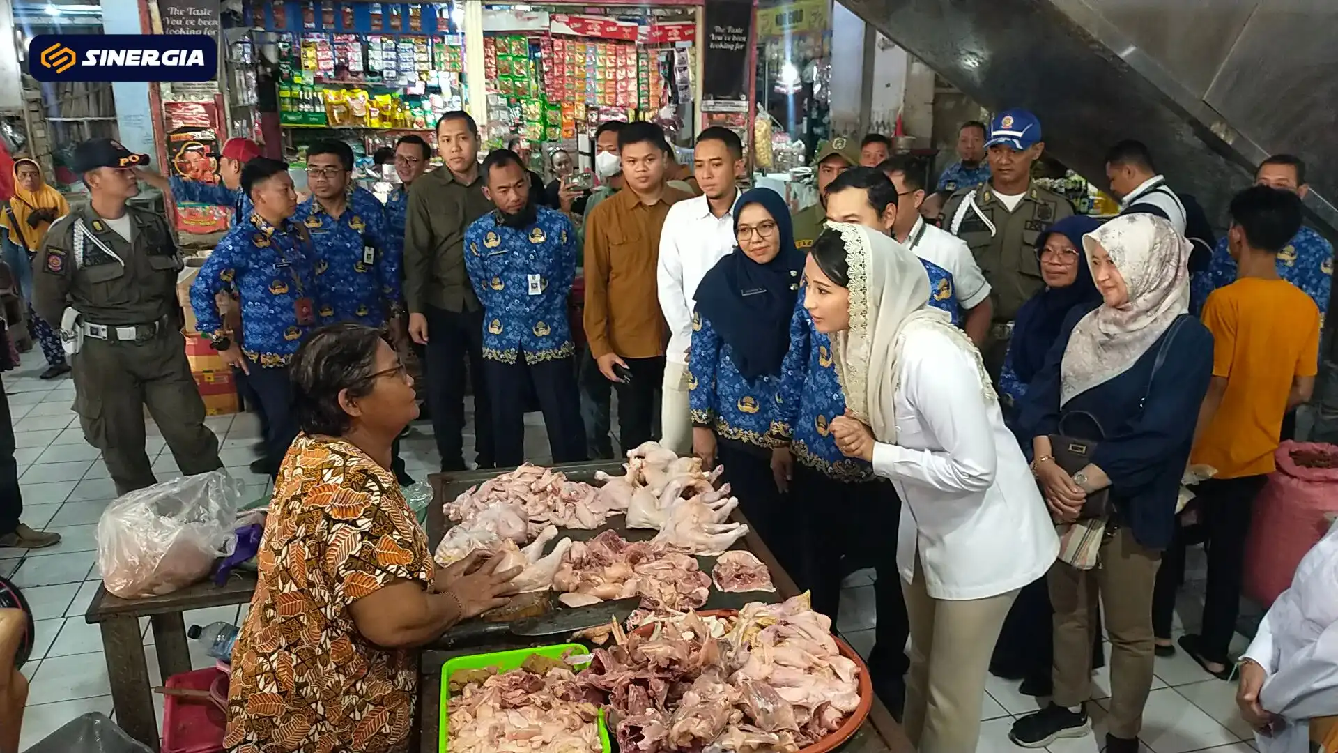 Wamendag Tinjau Harga Kebutuhan Pokok di Pasar Besar Madiun, Pastikan Stabil Jelang Nataru