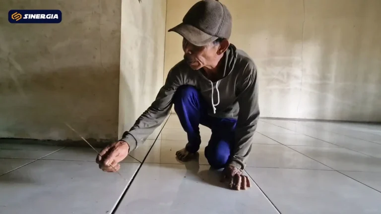 rumah dampak longsor