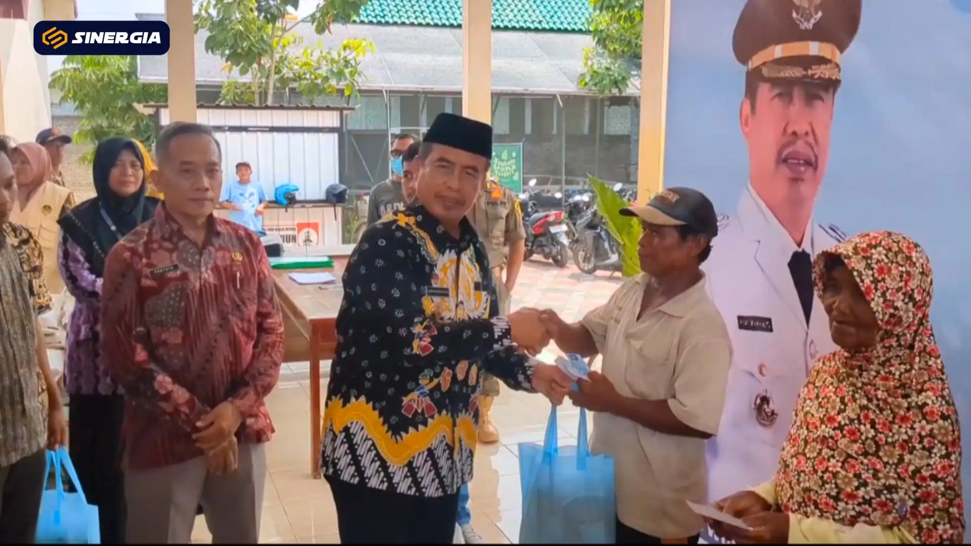 Pastikan Tepat Sasaran di 2026, Pemkab Madiun Pasangi Stiker Rumah Penerima Bantuan