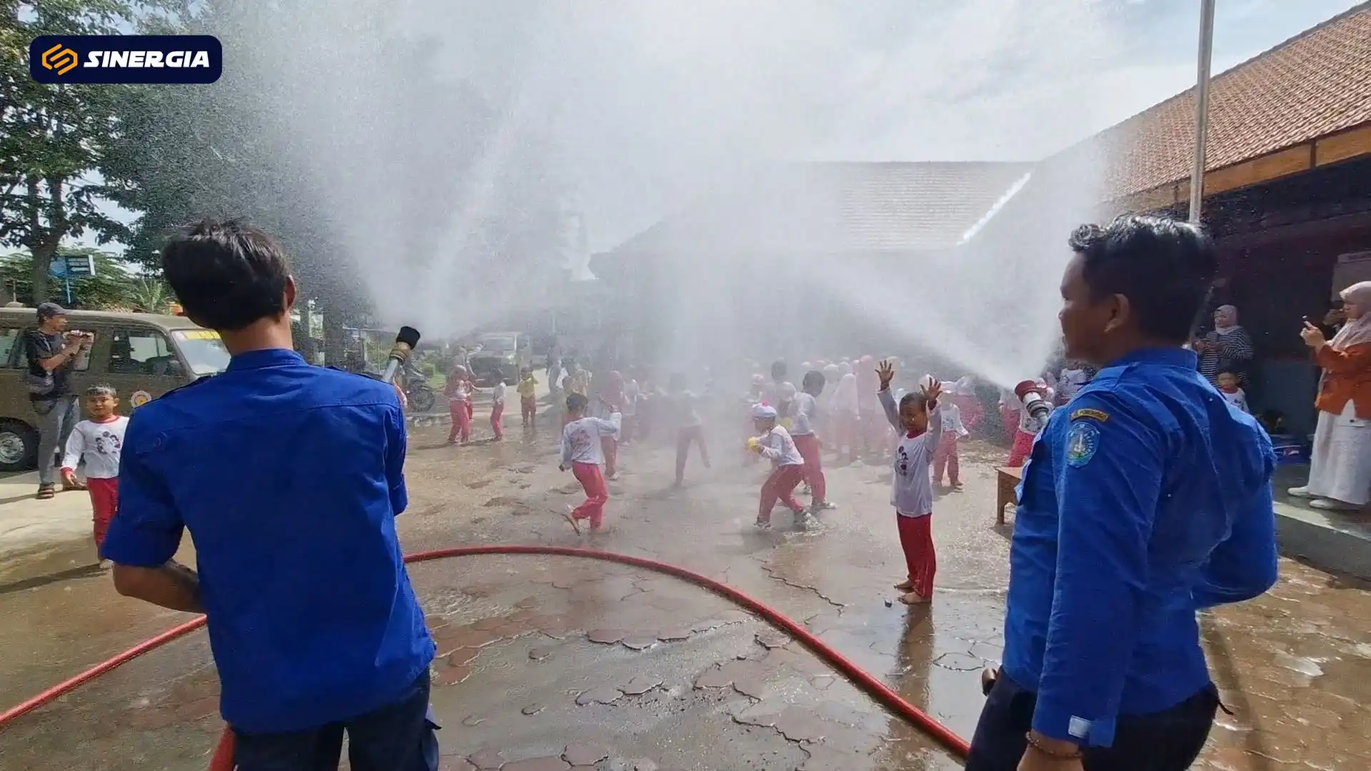 Ratusan Siswa TK Geruduk Kantor Damkar Ponorogo, Bukan Unjuk Rasa Tetapi Belajar Mitigasi Kebakaran