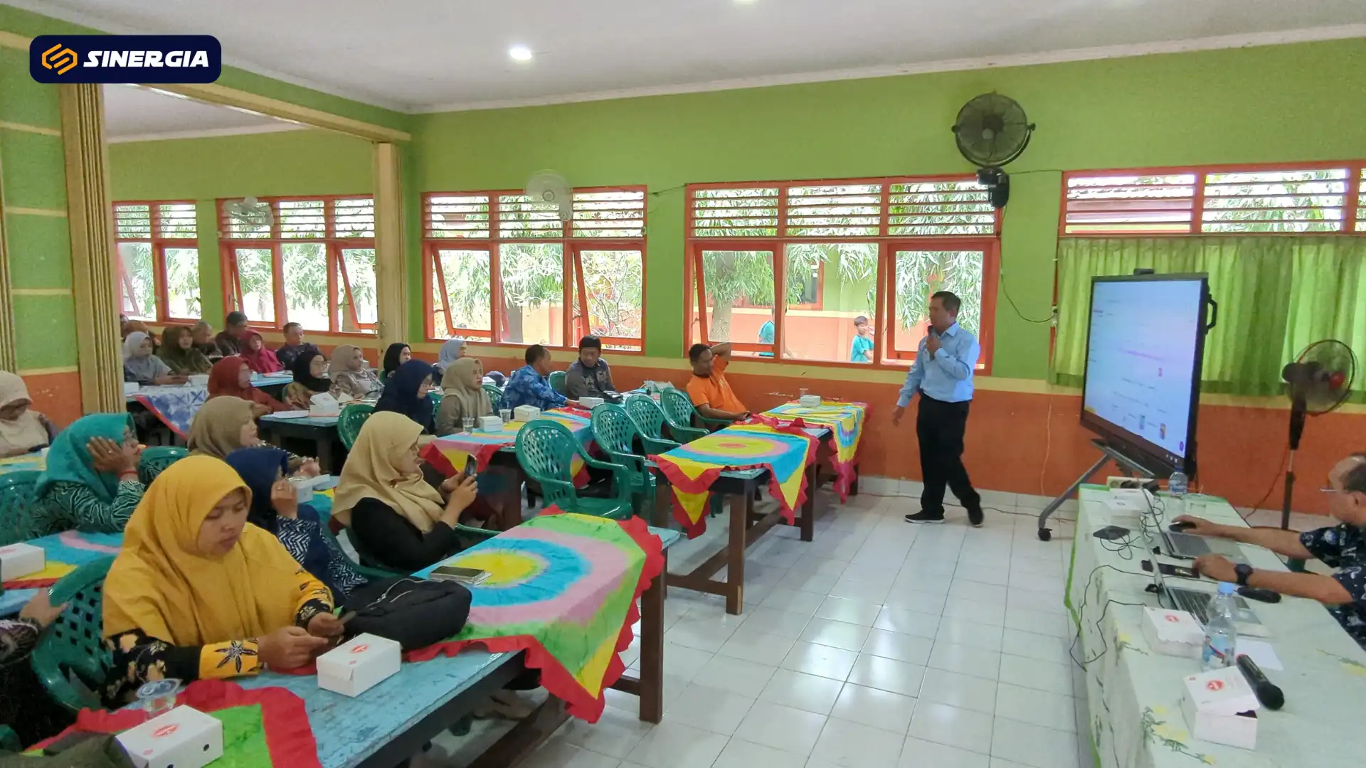 Optimalisasi IFP di Sekolah, Dikbud Madiun Dorong Digitalisasi Pembelajaran