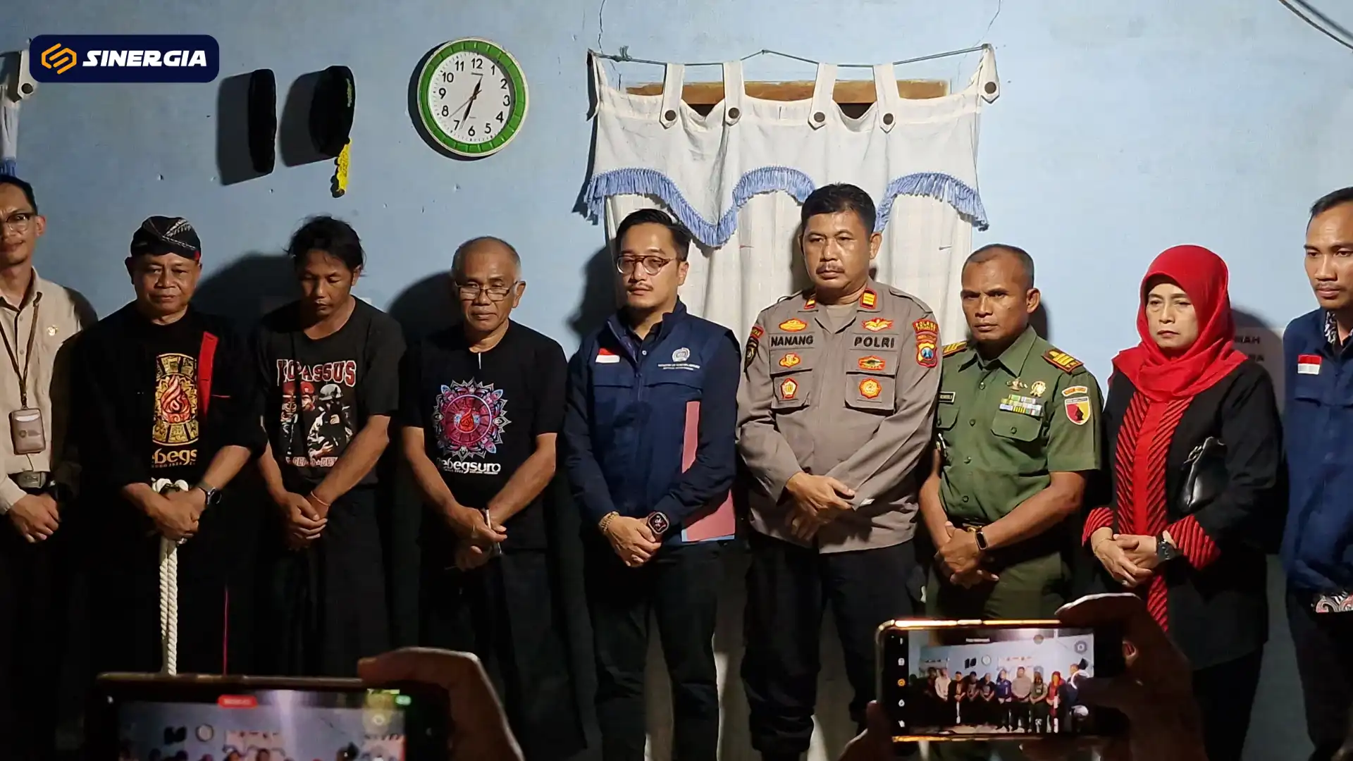 Kunjungi Keluarga, Kemenlu Proses Berkas Adminitrasi Kepulangan Jenazah Dina Martiana