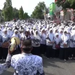 Ribuan Guru Somasi Gubernur Jatim, Tolak Mutasi Sepihak Eks-Kepala SMKN 1 Ponorogo