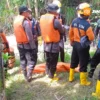 Lansia Hilang Saat Buang Sampah Di Pinggir Sungai, Ditemukan Meninggal berjarak 1 Km 