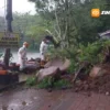 Longsor di Kawasan Wisata Telaga Sarangan, Tutup Akses Jalan