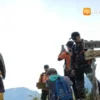BPBD Magetan Terjunkan 15 Personel SAR untuk Pencarian Pendaki Hilang di Bukit Mongkrang