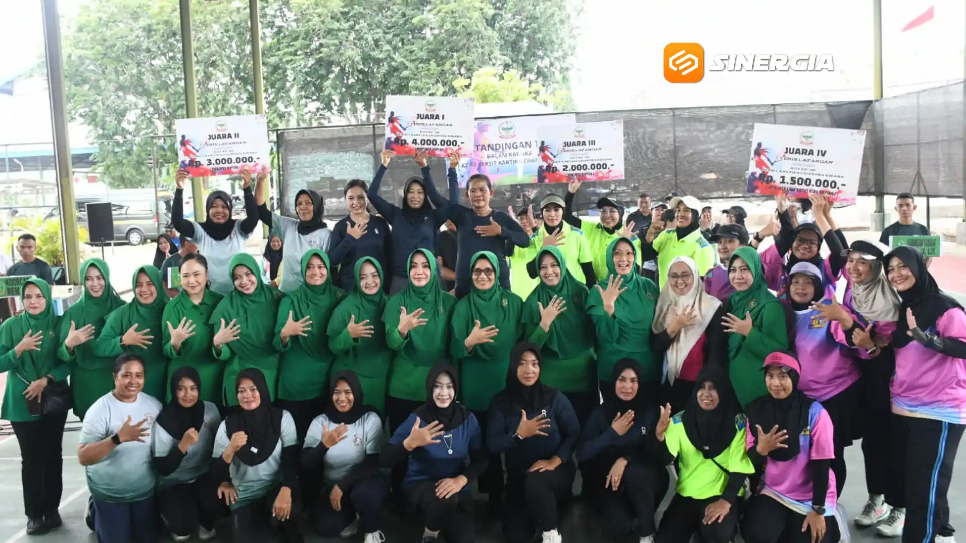 Tim Tenis Persit Koorcab Rem 081 Juara I, Danrem Untoro Siap Kucurkan Bonus