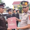 48 Personel Polres Magetan Terima Tanda Kehormatan Pengabdian Satya Lencana